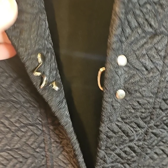 Chico's Elegant Black Blazer with Textured Finish - Picture 4 of 10